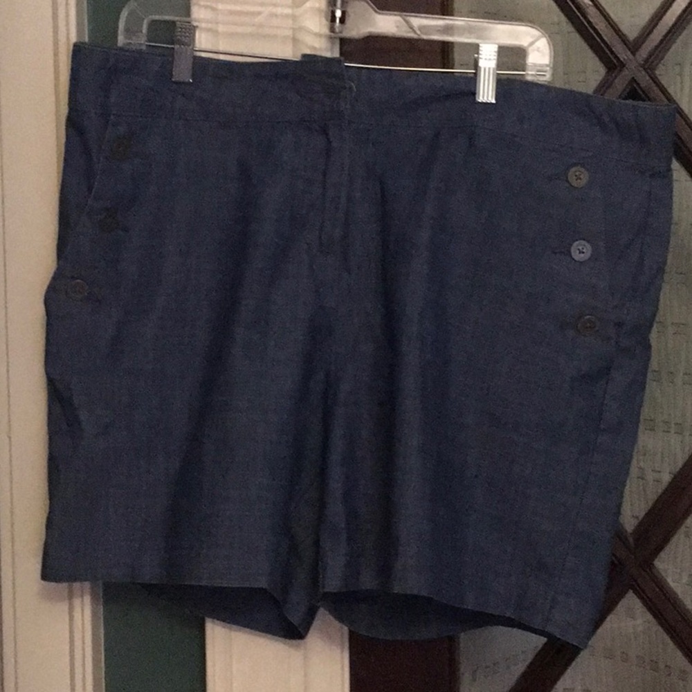 Blue shorts with side pocket, 18” long